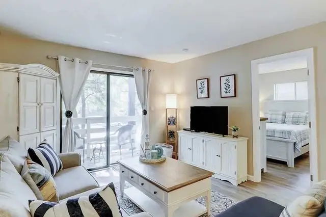 Living room at Fiddler’s Cove 15F